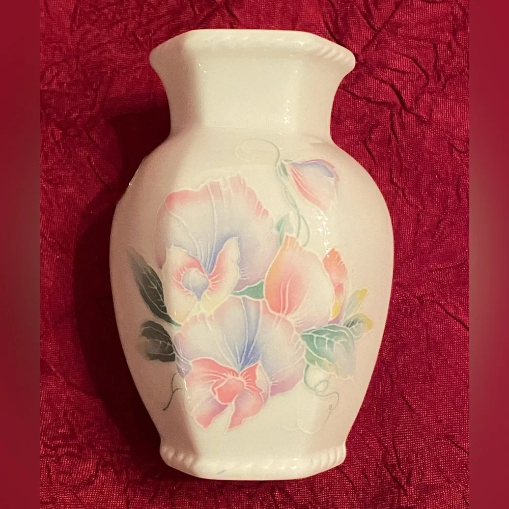 VTG 1950s Aynsley of England bone china 6-sided vase with irises and butterflies